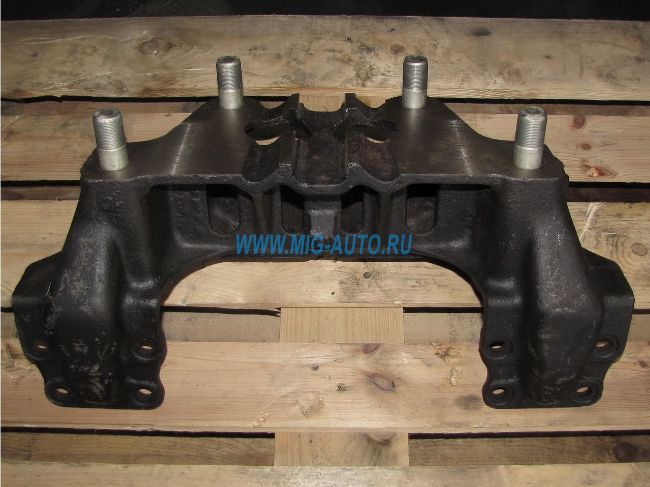 Кронштейн крепления оси балансира с/о 5320-2918155