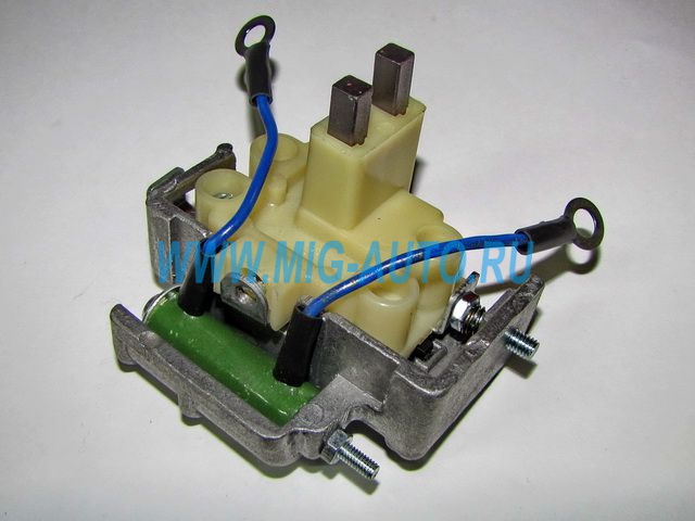 Щеткодержатель генератора / завод Г273-3701010