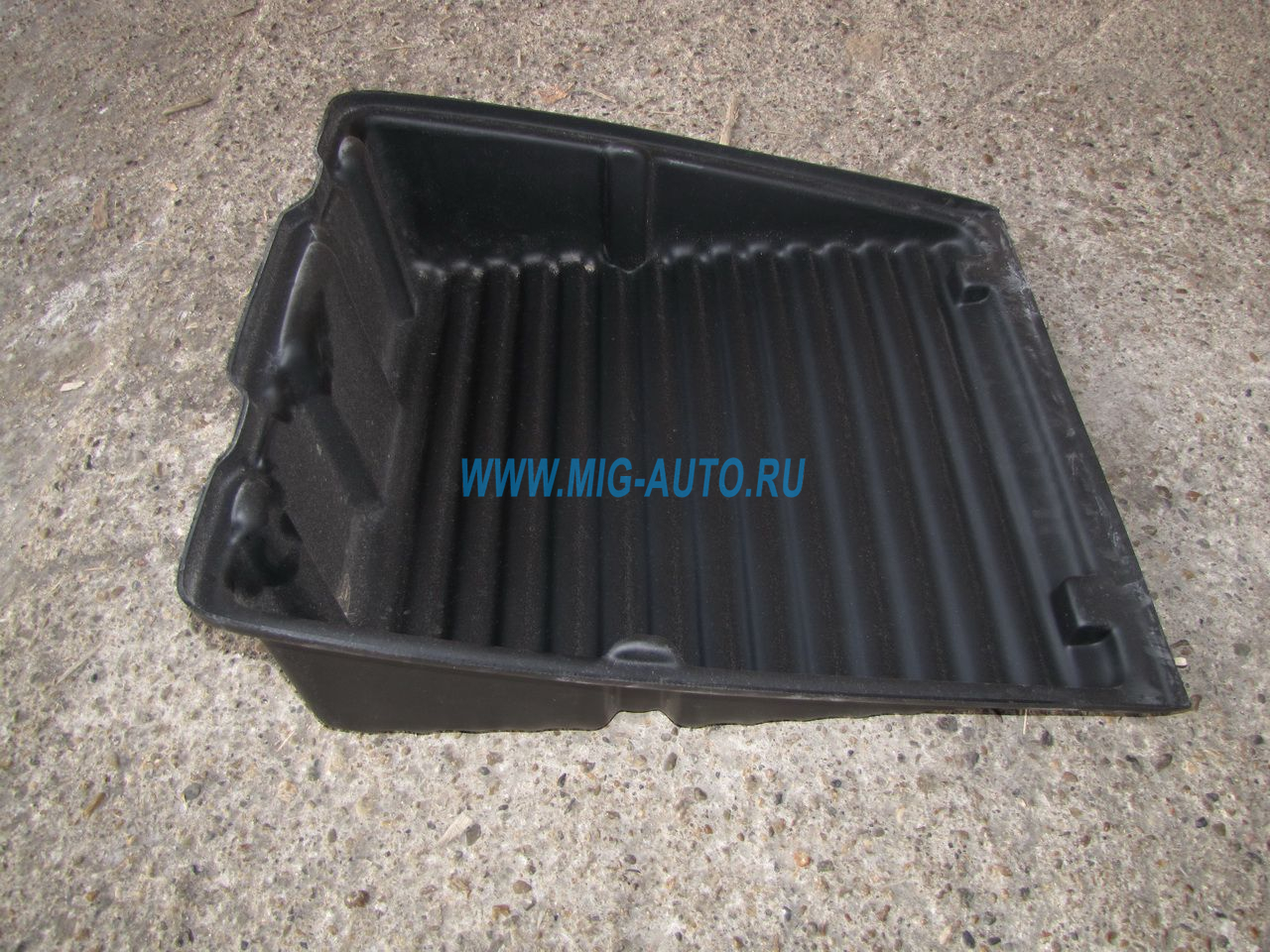 Крышка АКБ (пластмассовая) 64221-3748030-01