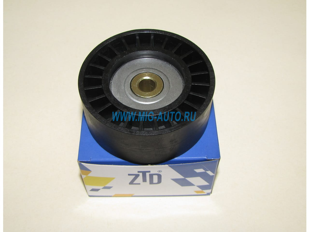 Ролик направляющий ремня генератора (Евро-3) в сб. (пластмассовый) б/борта / ZTD 9527-1307225-03