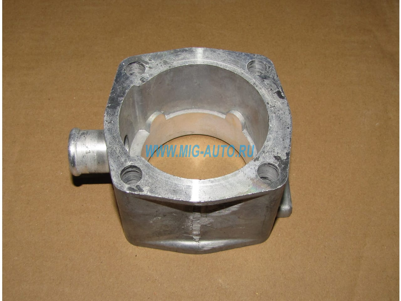 Коробка термостата алюминий  236-1306052