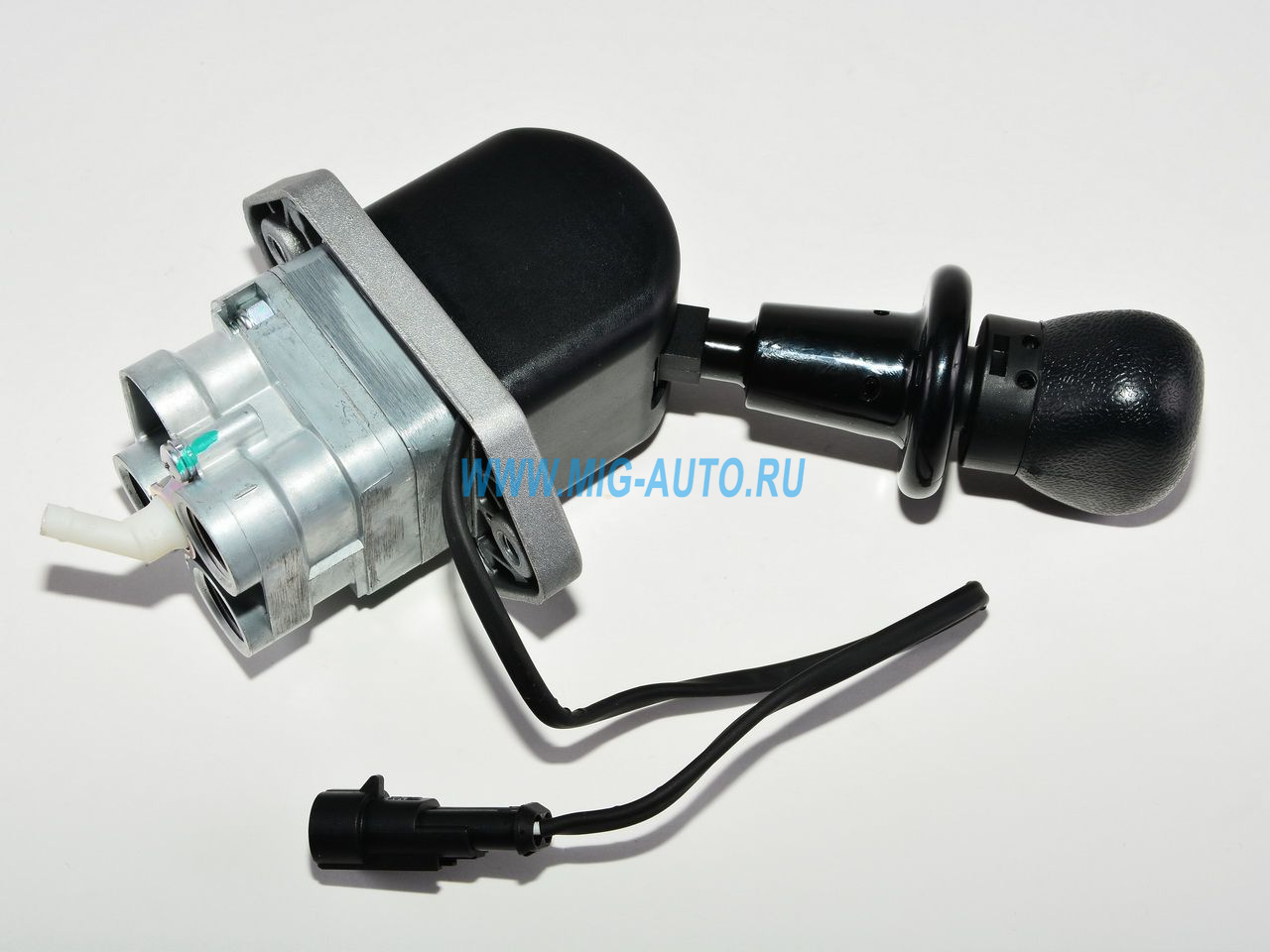 Кран ручного тормоза 3 вывода с датчиком на панель (ан. WABCO 9617231570) / SORL 35260051140